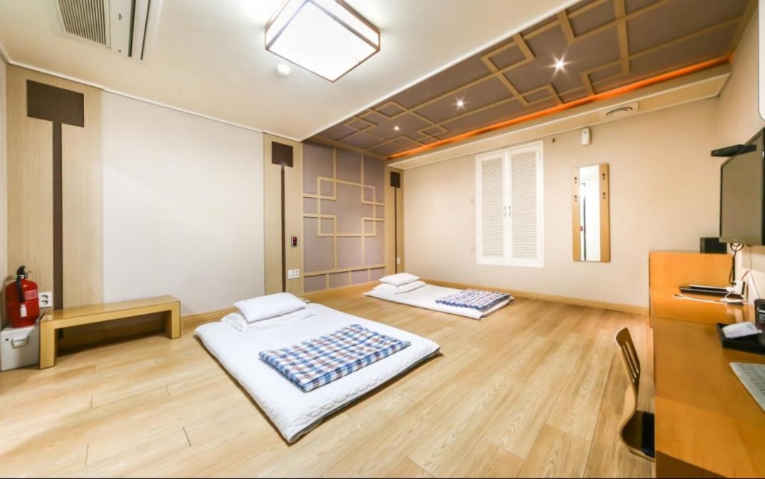 Madoka Motel Gyeongju Extérieur photo